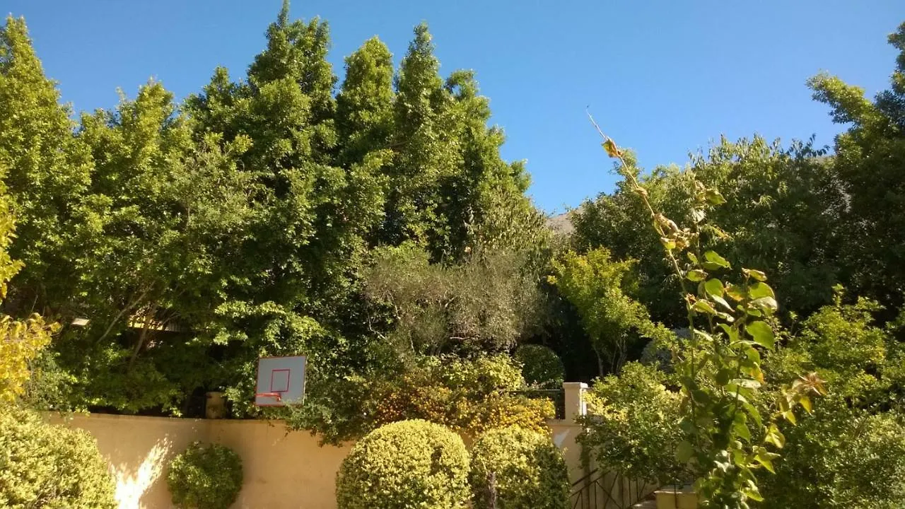 Villa Tzitzifies Kourouklata 0*,  Řecko